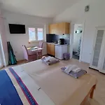 Lighthouse 3*