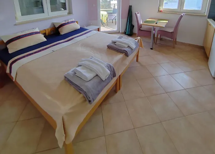 Lighthouse Gostinjska kuća